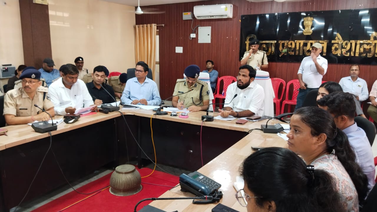 चेहल्लुम और जन्माष्टमी पर डीएम और एसपी का संयुक्त बैठक |